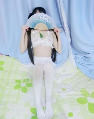 扒开腿挺进岳湿润的花苞