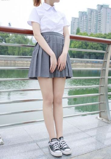 尹律相识