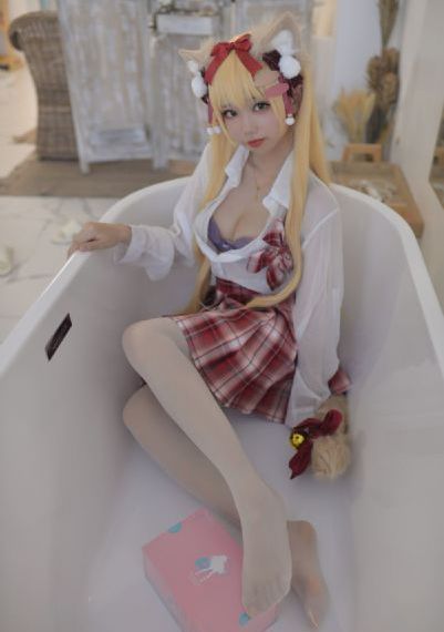 含着她花蒂啃到高潮视频
