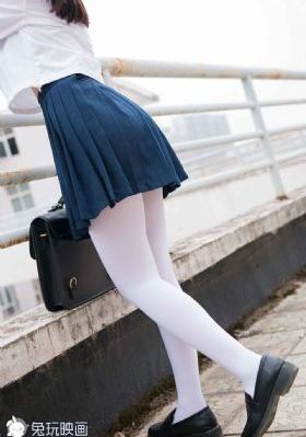 少妇老师勾引我做爰电影