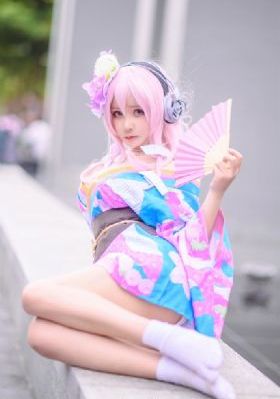 中字年轻漂亮的儿媳2