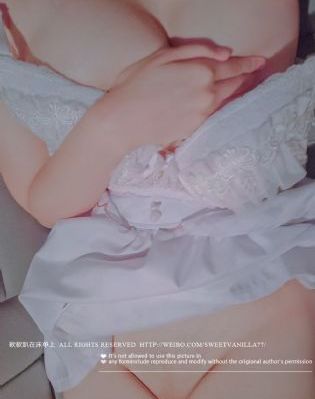 深蓝与月光