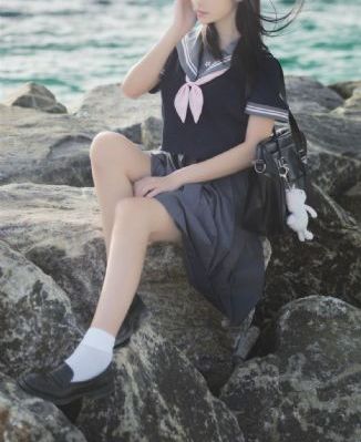 秘书伺候老板玩3p